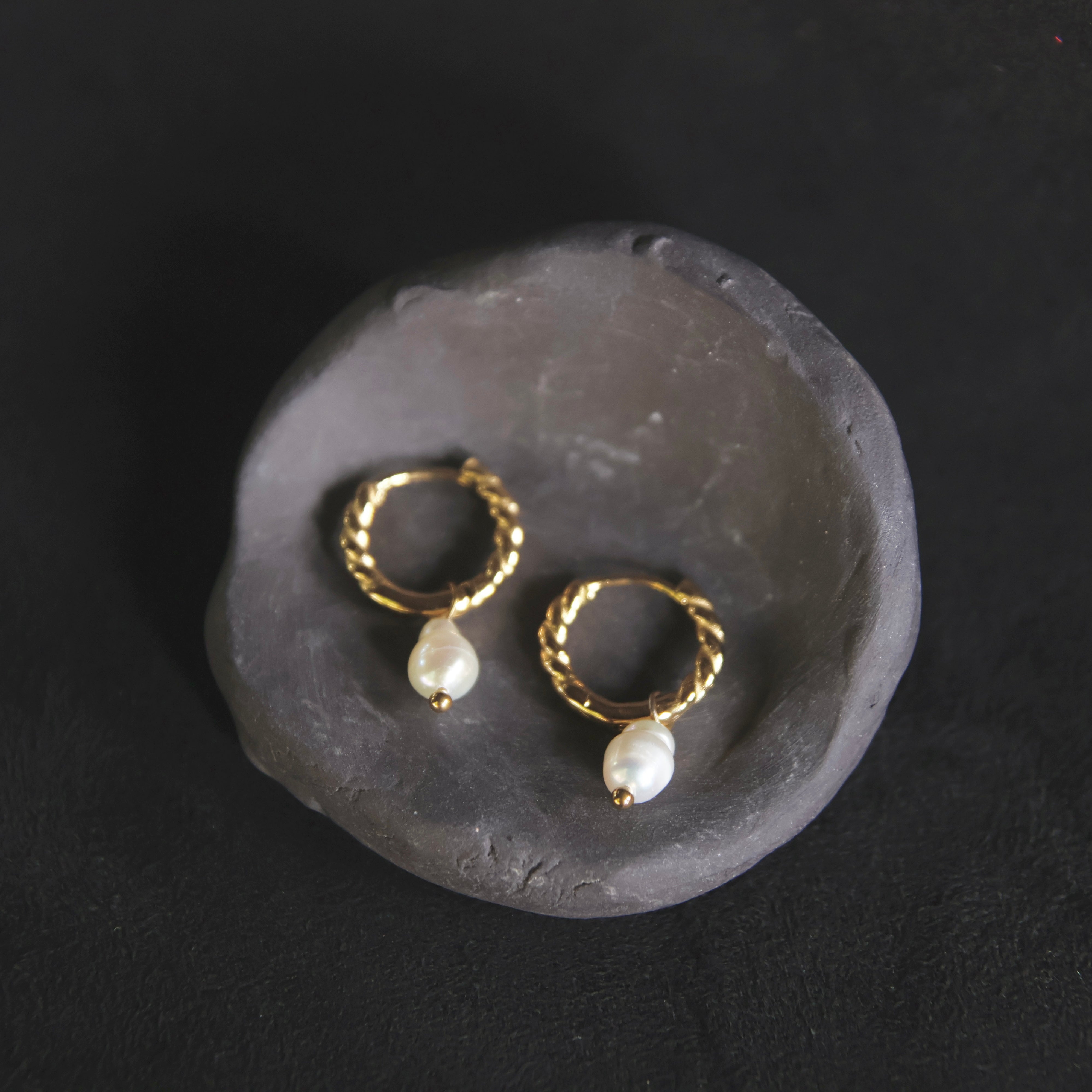 Twisted Pearl Earrings